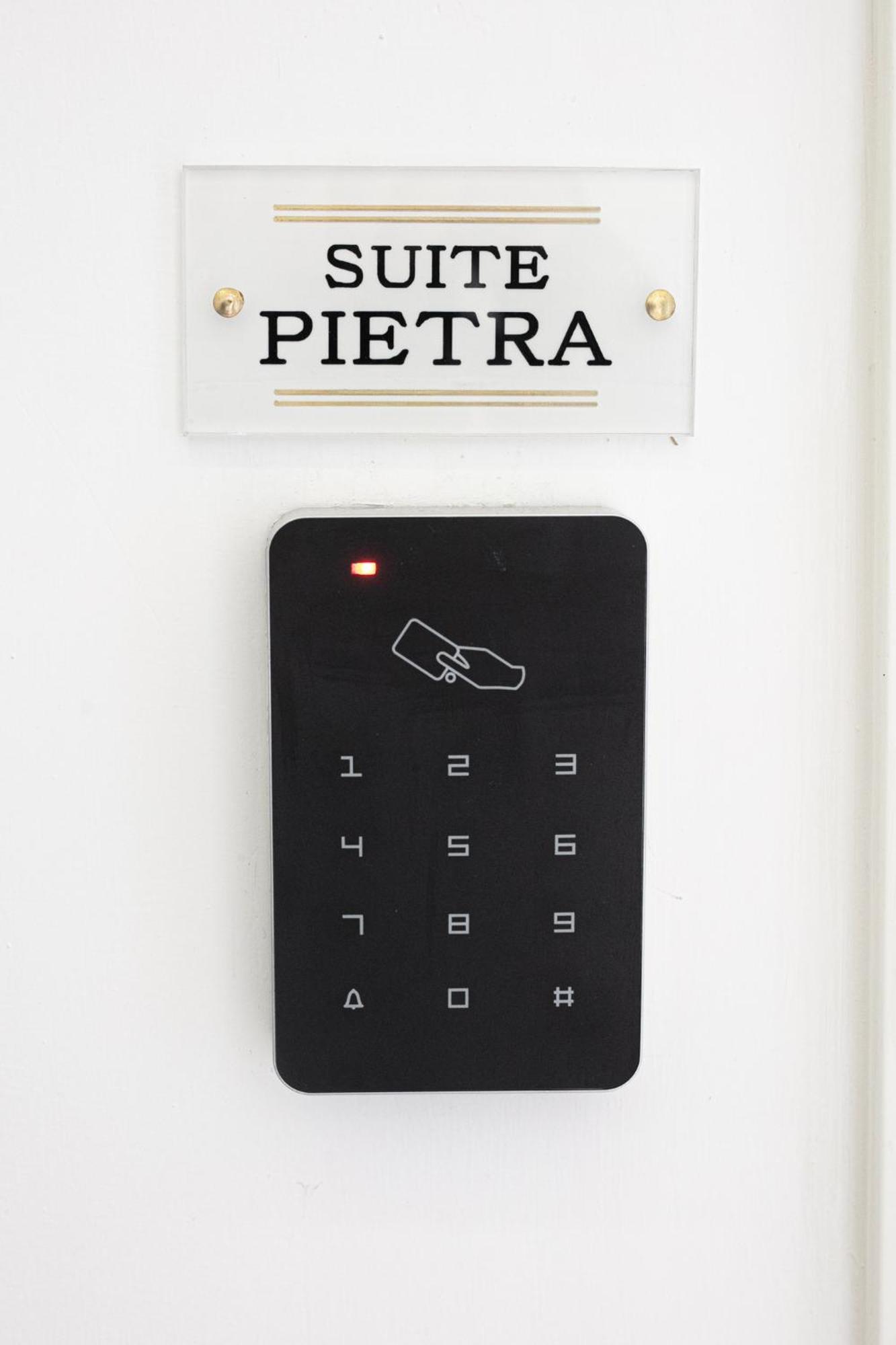 Hotel Pignasecca Domus Napoli Esterno foto